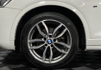 Подержанный автомобиль BMW X4 2017 года (8 фото)