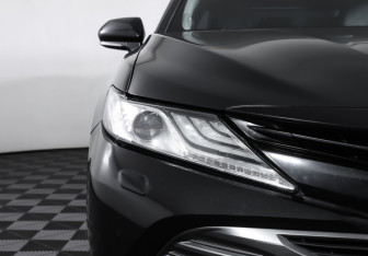 Подержанный автомобиль Toyota Camry Sedan 2019 года (24 фото)