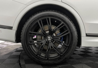 Подержанный автомобиль BMW X7 2021 года (7 фото)
