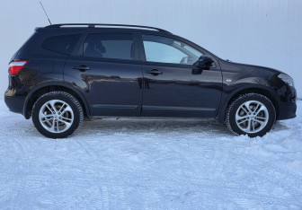 Подержанный автомобиль Nissan Qashqai+2 2013 года (4 фото)