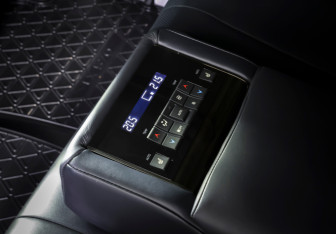 Подержанный автомобиль Lexus LX 2020 года (13 фото)