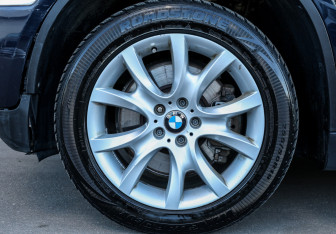 Подержанный автомобиль BMW X6 2010 года (26 фото)