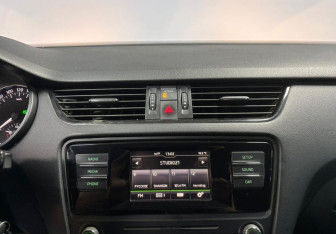 Подержанный автомобиль Skoda Octavia Liftback 2017 года (15 фото)