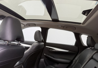 Подержанный автомобиль Infiniti QX50 2018 года (12 фото)