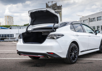 Подержанный автомобиль Toyota Camry Sedan 2022 года (18 фото)