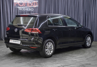 Подержанный автомобиль Volkswagen Golf Hatchback 2016 года (5 фото)