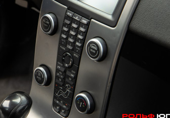 Подержанный автомобиль Volvo V50 2008 года (14 фото)