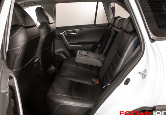 Подержанный автомобиль Toyota RAV4 2021 года (8 фото)