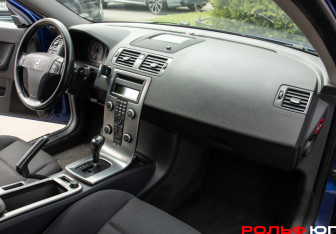 Подержанный автомобиль Volvo V50 2008 года (8 фото)