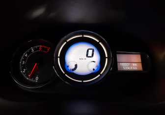 Подержанный автомобиль Renault Fluence 2013 года (13 фото)