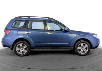 Подержанный автомобиль Subaru Forester Suv 2010 года (4 фото)