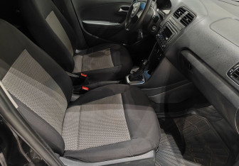 Подержанный автомобиль Volkswagen Polo Sedan 2014 года (9 фото)