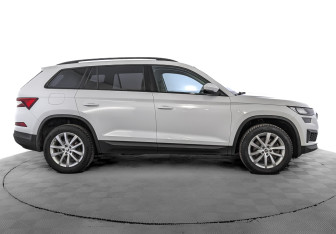 Подержанный автомобиль Skoda Kodiaq 2022 года (5 фото)