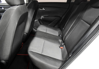 Подержанный автомобиль Kia Rio Sedan 2017 года (12 фото)