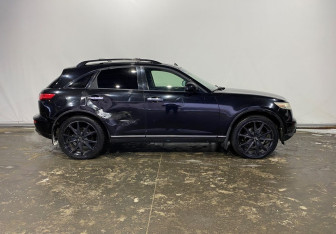 Подержанный автомобиль Infiniti FX 2005 года (7 фото)