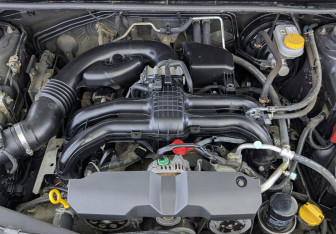 Подержанный автомобиль Subaru XV 2012 года (9 фото)