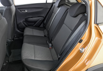 Подержанный автомобиль Kia Rio Hatchback 2018 года (18 фото)