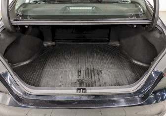 Подержанный автомобиль Toyota Camry Sedan 2019 года (10 фото)