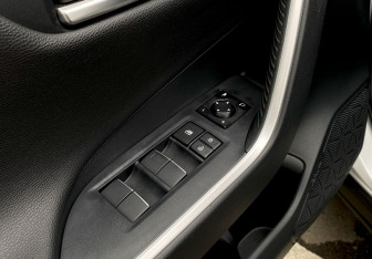 Подержанный автомобиль Toyota RAV4 2019 года (21 фото)