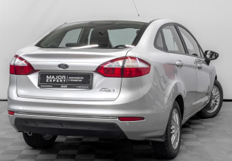 Подержанный автомобиль Ford Fiesta Sedan 2016 года (5 фото)