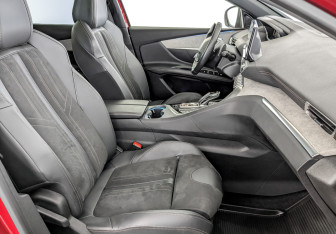 Подержанный автомобиль Peugeot 3008 2021 года (24 фото)