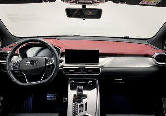 Подержанный автомобиль Geely Coolray 2022 года (10 фото)