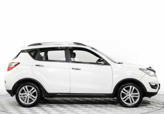 Подержанный автомобиль Changan CS35 2018 года (4 фото)