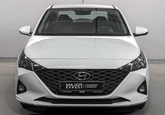 Подержанный автомобиль Hyundai Solaris Sedan 2020 года (2 фото)