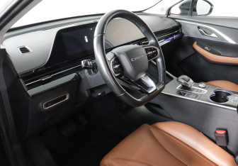 Подержанный автомобиль Omoda C5 2022 года (9 фото)