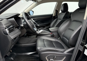 Подержанный автомобиль Geely Atlas Pro 2023 года (10 фото)