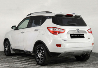 Подержанный автомобиль Changan CS35 2015 года (4 фото)