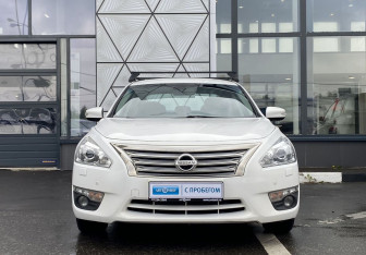 Подержанный автомобиль Nissan Teana 2015 года (2 фото)