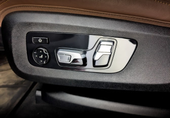 Подержанный автомобиль BMW X6 2021 года (20 фото)