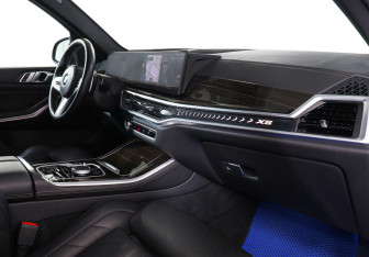 Подержанный автомобиль BMW X5 2023 года (12 фото)