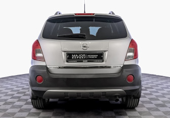 Подержанный автомобиль Opel Antara 2013 года (6 фото)