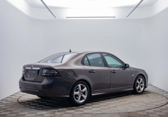 Подержанный автомобиль Saab 9-3 Sedan 2008 года (5 фото)