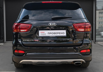 Подержанный автомобиль Kia Sorento 2018 года (5 фото)