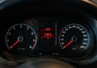 Подержанный автомобиль Volkswagen Polo Sedan 2013 года (16 фото)