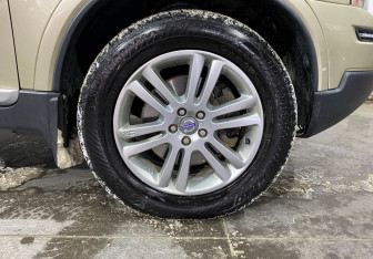 Подержанный автомобиль Volvo XC90 2008 года (18 фото)