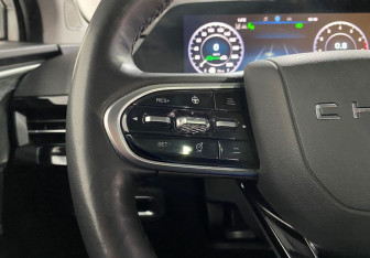 Подержанный автомобиль Omoda C5 2022 года (15 фото)