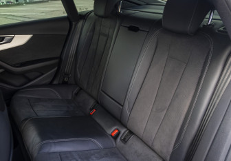 Подержанный автомобиль Audi A5 Liftback 2021 года (17 фото)