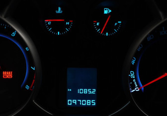 Подержанный автомобиль Chevrolet Cruze Sedan 2013 года (13 фото)