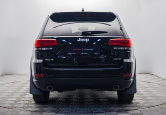Подержанный автомобиль Jeep Grand Cherokee 2014 года (4 фото)