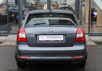 Подержанный автомобиль Skoda Octavia Liftback 2011 года (5 фото)