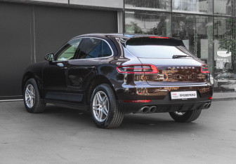 Подержанный автомобиль Porsche Macan 2016 года (6 фото)