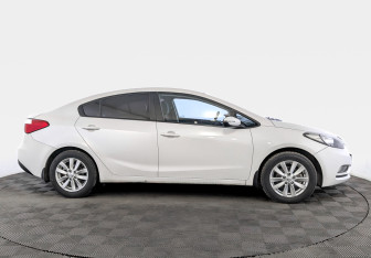 Подержанный автомобиль Kia Cerato Sedan 2015 года (4 фото)