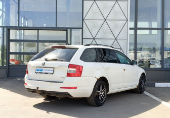 Подержанный автомобиль Skoda Octavia Wagon 2013 года (5 фото)