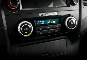 Подержанный автомобиль Mitsubishi Pajero 2014 года (25 фото)