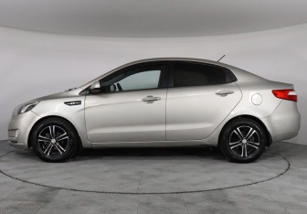 Подержанный автомобиль Kia Rio Sedan 2013 года (8 фото)