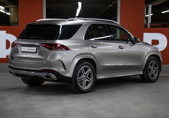 Подержанный автомобиль Mercedes-Benz GLE 2021 года (5 фото)